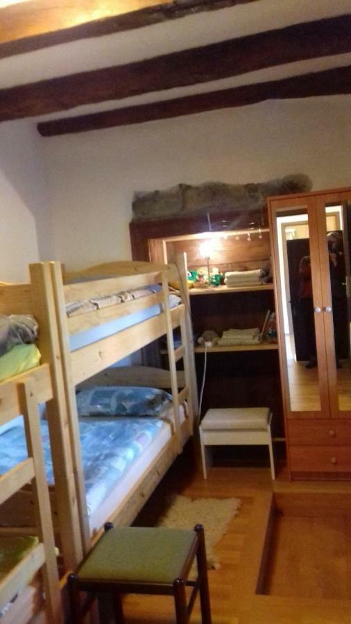 Dutovlje Apartmaji Pri Zivcovih מראה חיצוני תמונה